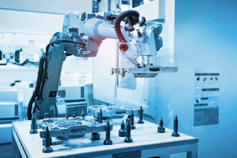 美国工厂里的机器人开始“丢饭碗”了……