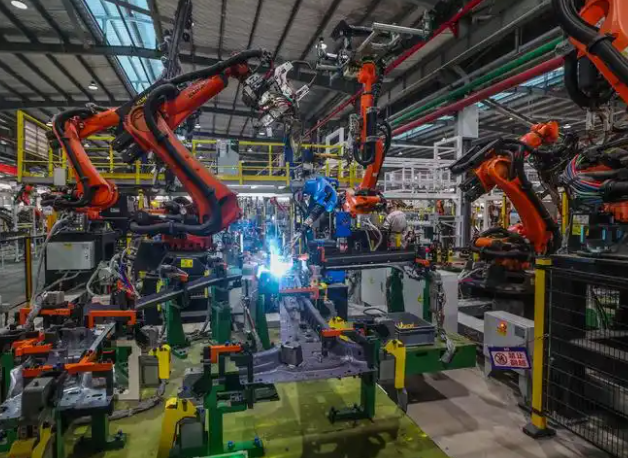 中国工业机器人产量加速提升